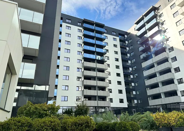 North By Urbanesq Cortina L