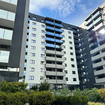 North By Urbanesq Cortina L